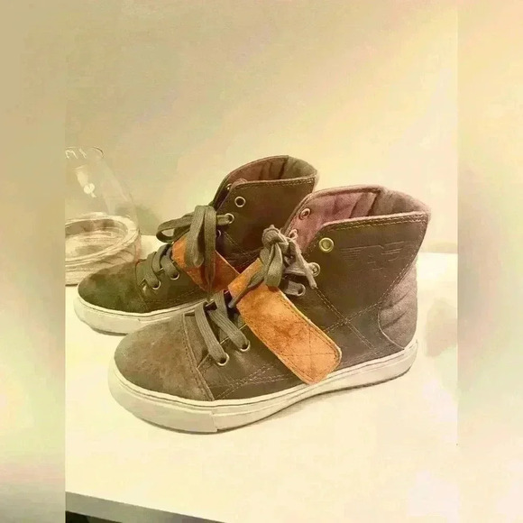 PF flyer basket ball shoes. Women’s size 6 Olive Green EUC - Picture 1 of 11